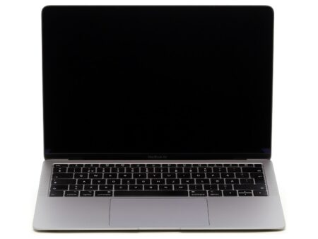 Apple MacBook Air 13,3 tolline sülearvuti avatud